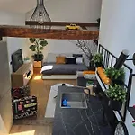 Апартаменты Funky Stylish Penthouse *
