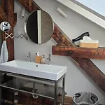 Funky Stylish Penthouse Апартаменты