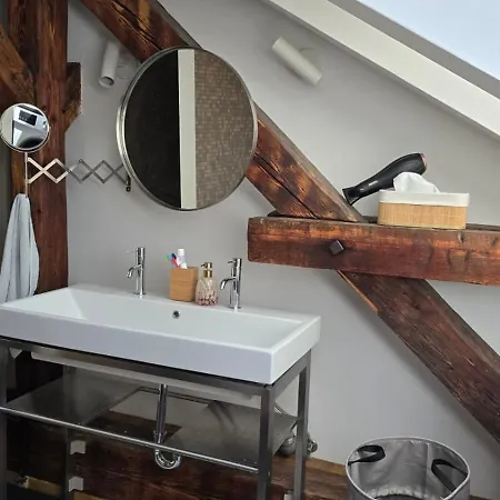 Funky Stylish Penthouse דירה