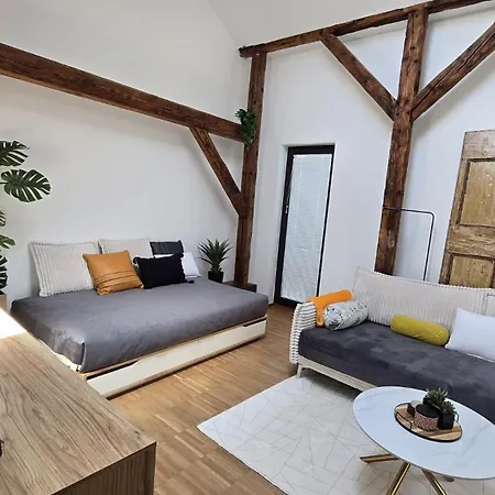 Apartma Funky Stylish Penthouse *