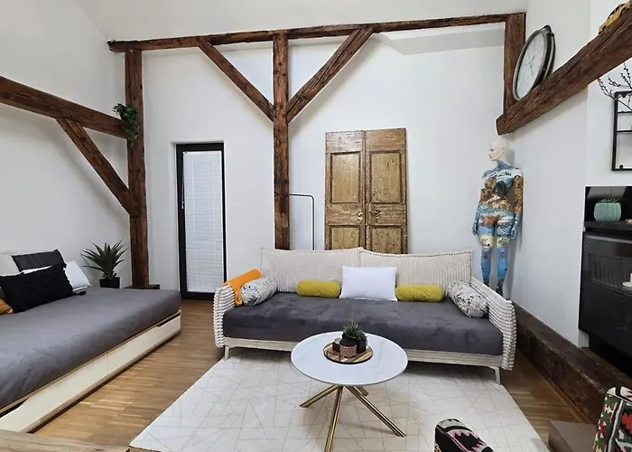 Funky Stylish Penthouse Апартаменты